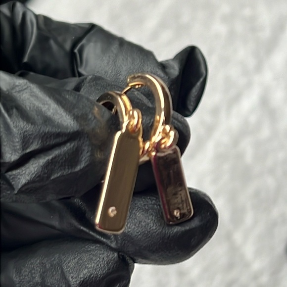 Set of 4 Beautiful Earrings - Picture 8 of 12